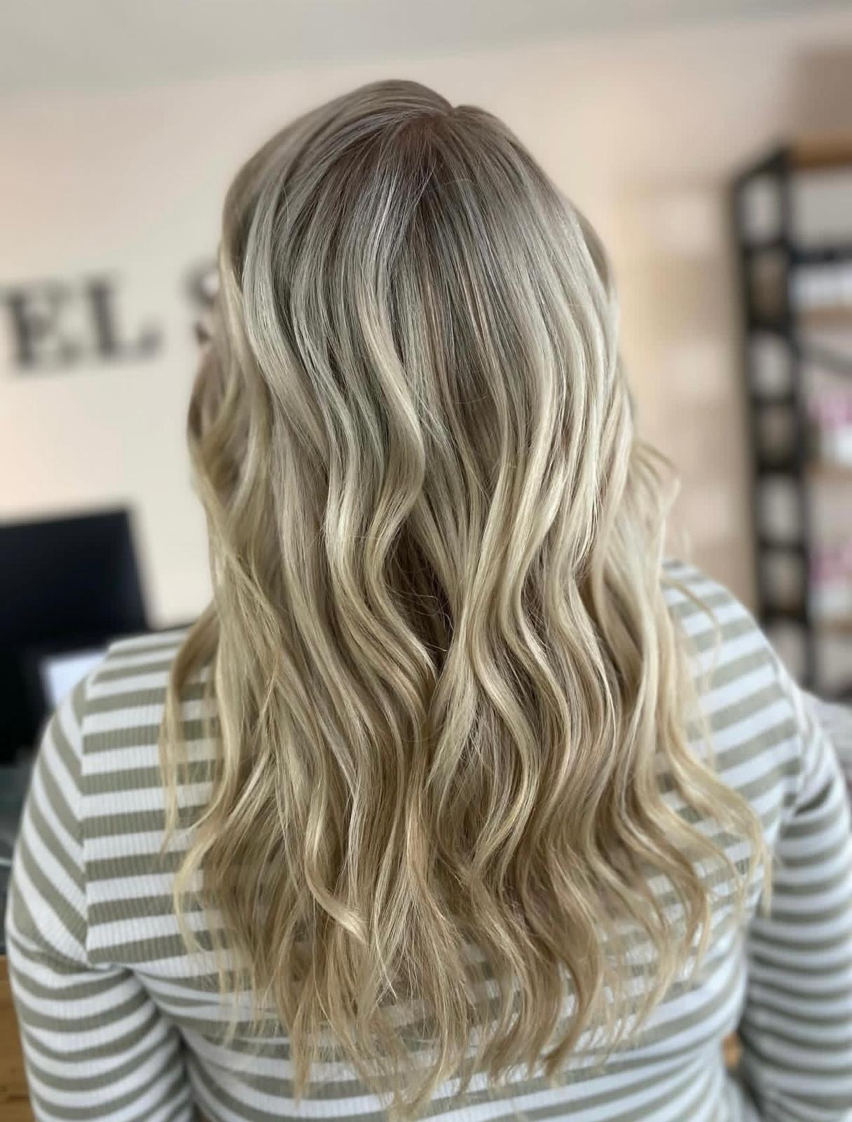 Rote Balayage mit Glanzfinish